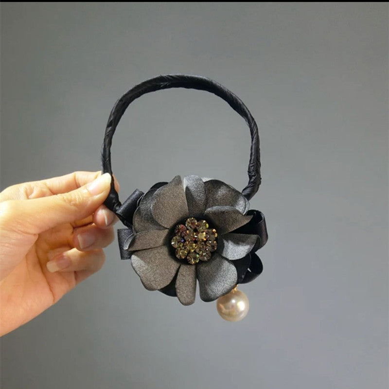 Kvinnohåraccessoar – Elegant hårsnodd med strass, blommor och pärlor för håruppsättningar och lockar