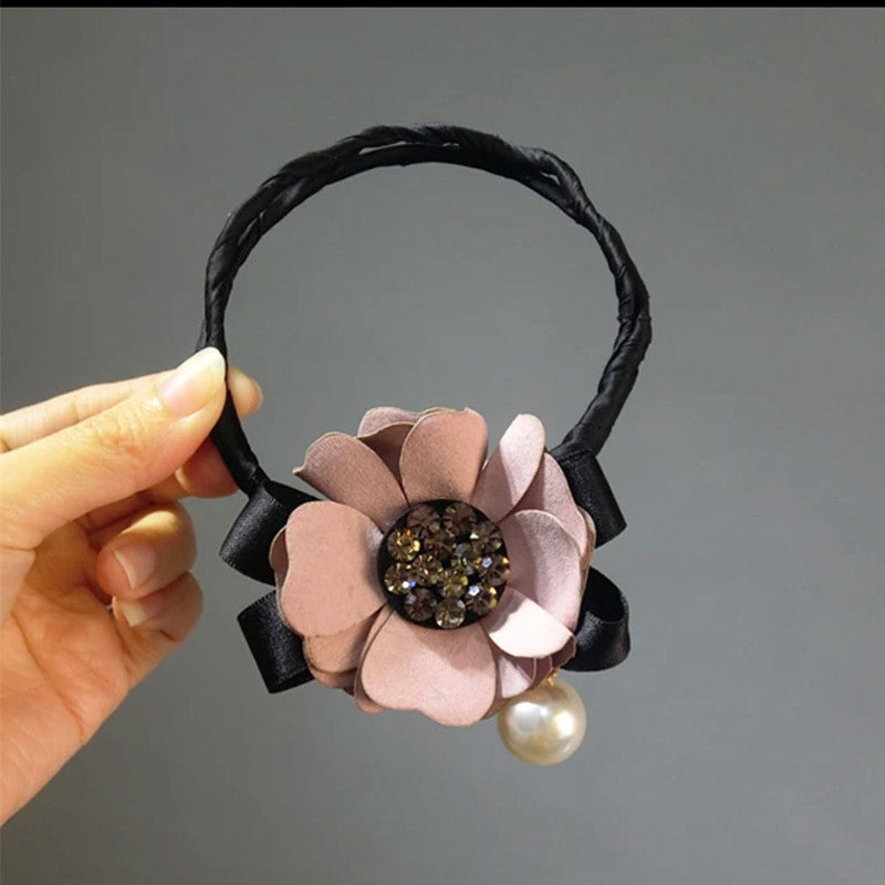 Kvinnohåraccessoar – Elegant hårsnodd med strass, blommor och pärlor för håruppsättningar och lockar