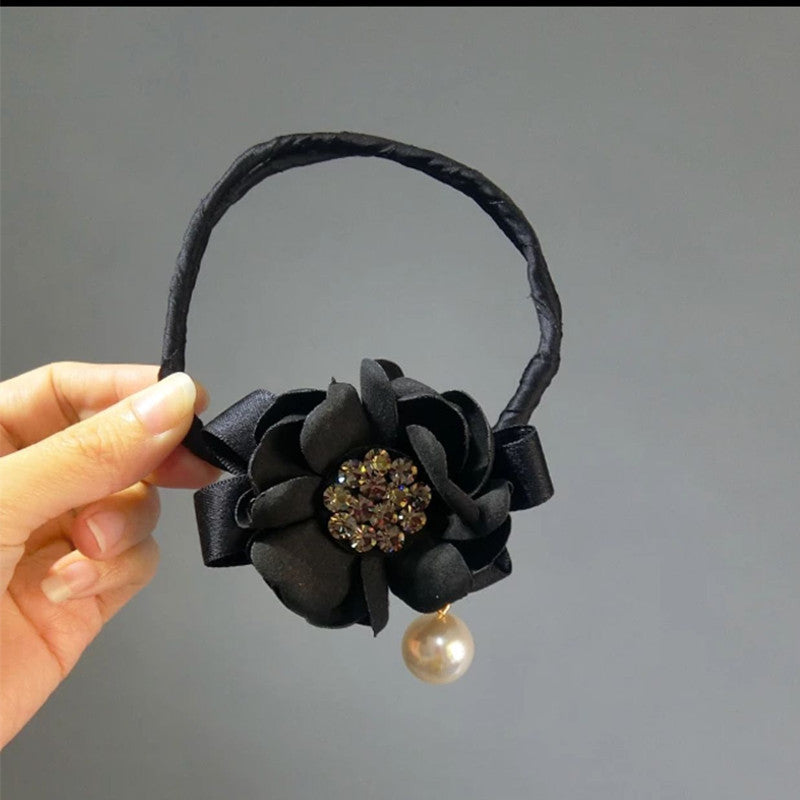 Kvinnohåraccessoar – Elegant hårsnodd med strass, blommor och pärlor för håruppsättningar och lockar